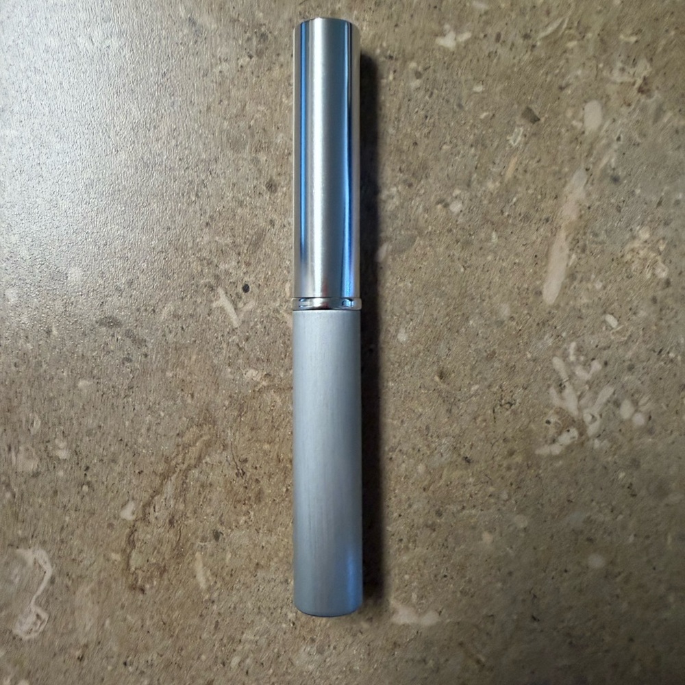 Clinique Almost Lipstick- Black Honey - Picture 2 of 9